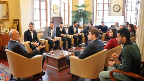 AK Parti Gençlik Kolları Yılmaz'ı Ziyaret Etti