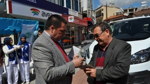 Demirci'de Otizm Farkındalığı İçin Stant Açıldı