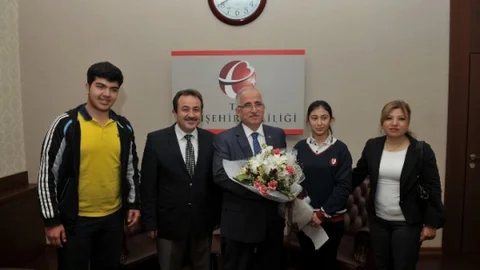 Eskişehir'de Öğrenciler Vali ile Buluştu