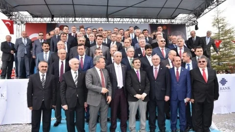 Bayburt'a Yeni Çöp Toplama Araçları Hibe Edildi