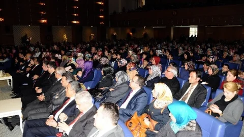 Şahinbey'de Aile İçi İletişim Konferansı