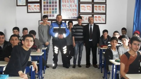 Develi'de Öğrencilere Madde Bağımlılığı Semineri