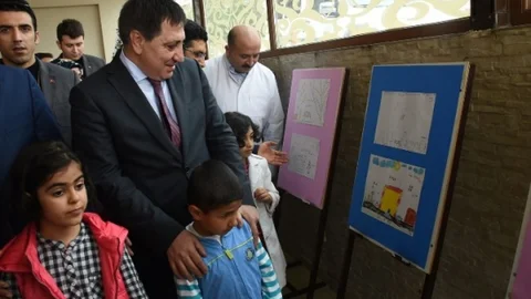 Şanlıurfa'da Çocuk Resim Sergisi Açıldı