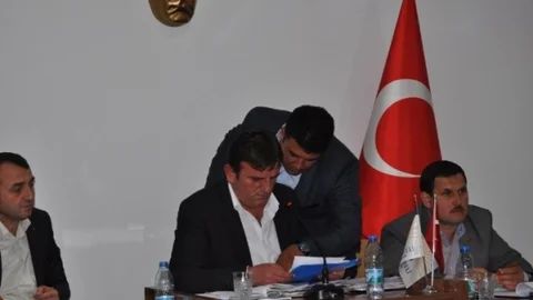 Korkuteli'nde Belediye Meclisinde Tartışma