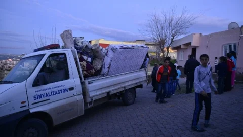 Diyarbakır'da İstinat Duvarı Çöktü