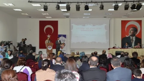 Mersin'de Otizm Farkındalık Paneli