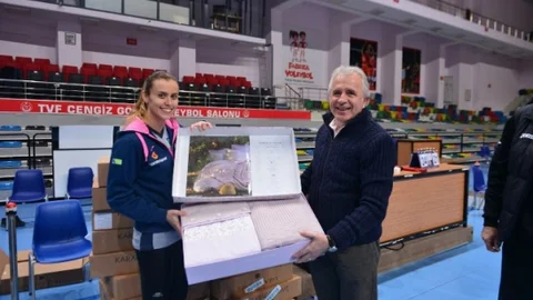 Bursa Voleybol Takımına Moral Ziyareti