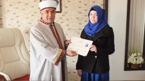 Batman'da Alman Kadın İslam'a Geçti