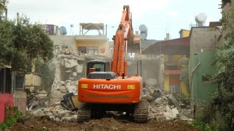 Toroslar'da Binalar Yıkılıyor
