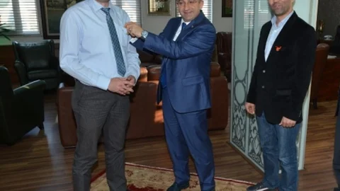 Kartepe Belediyesi'nde Ayın Personeli Ödülü Verildi