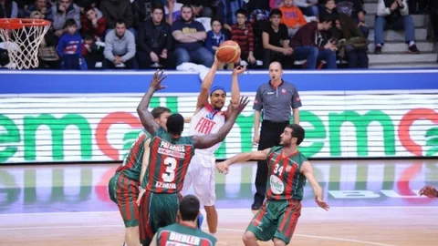 Tofaş İzmir'de Galibiyet Arıyor