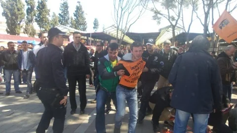 Çanakkale'de Halkevleri ile Polis Arbede Yaşadı