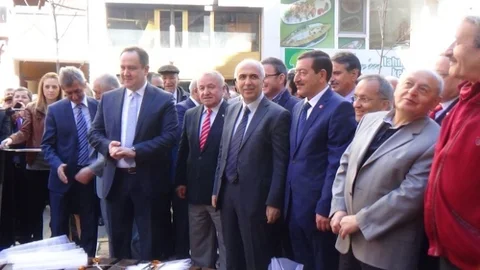 Giresun'da Fındık Heykeli Açıldı