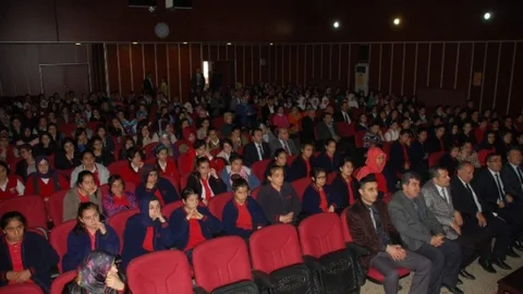 Adıyaman'da Kız Öğrencilere Konferans Düzenlendi