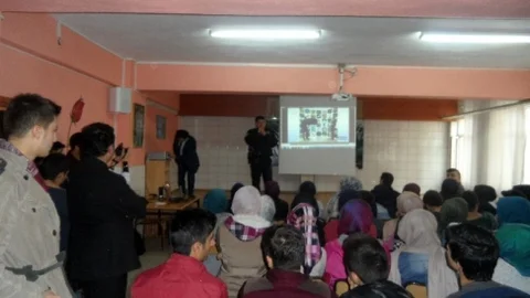 Bozüyük'te Güvenli İnternet Semineri Gerçekleşti