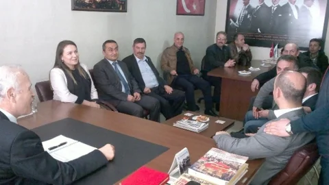 Elmas Acar Songür Türk Ocaklarını Ziyaret Etti