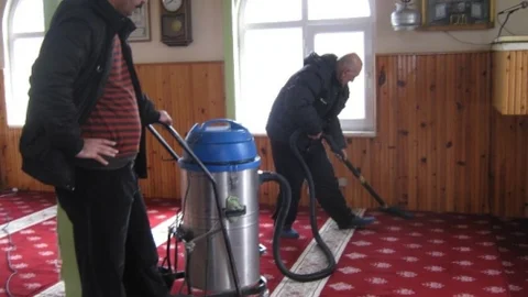 İzmit'te Cami Temizliği Devam Ediyor