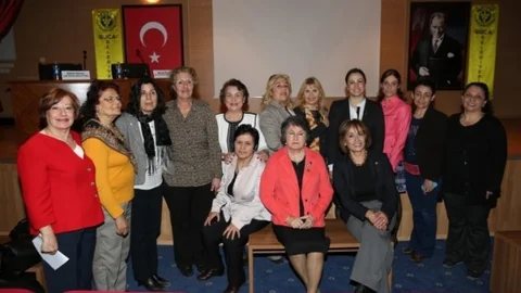 Kadın Siyaseti Buca'da Tartışıldı