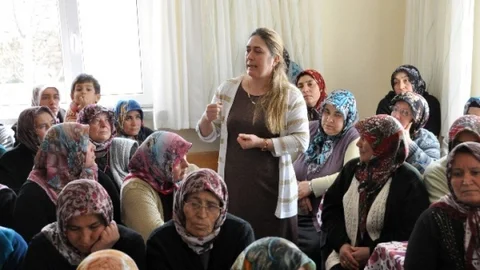 Aksaray'da Kadın Çiftçilere Eğitim Verildi