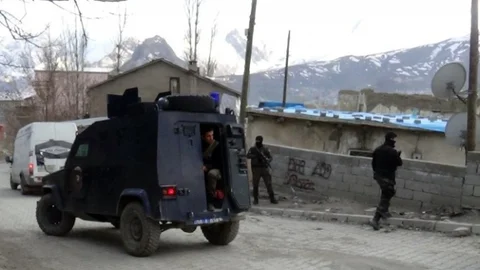 Hakkari'de Molotofkokteyli Ele Geçirildi