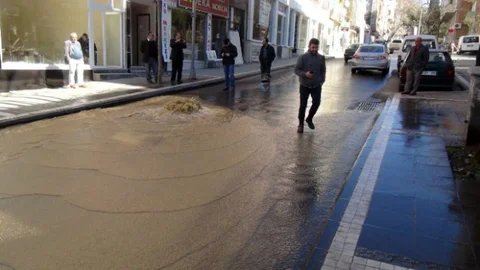Tekirdağ'da Su Borusu Patladı