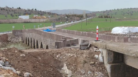 Beyşehir'de Tarihi Köprü Yenileniyor