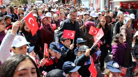 Kütahya'da Polis-Halk Yürüyüşü Düzenlendi