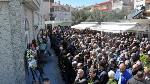 Çanakkale'de Kansere Yenik Düşen Anne Toprağa Verildi