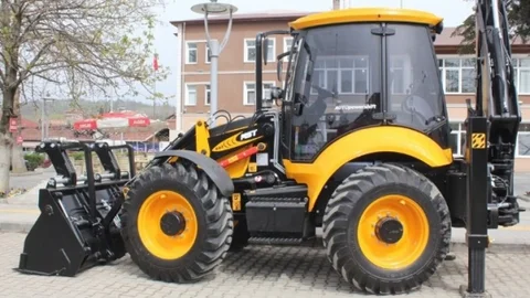 Kozcağız'da Yeni İş Makinesi Hizmete Girdi