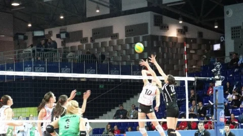 Eczacıbaşı VitrA Finale Yükseldi