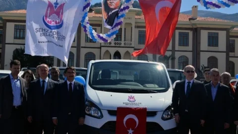 Şehzadeler Belediyesi Yeni Araçlar Aldı
