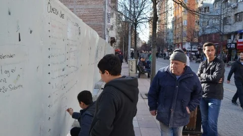 Eskişehir'de İlginç Duvar Yazıları