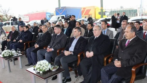 Suriyeli Çocuklara Ayakkabı Yardımı