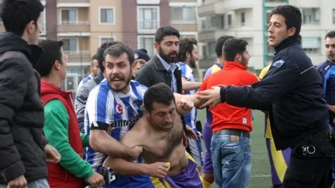 Yalova'da Amatör Maçta Kavga Yaşandı