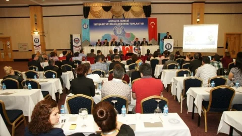 Sağlık-Sen Antalya'da Toplantı Düzenledi