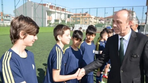 Erenler'de Futbol Turnuvası Başladı