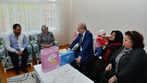 Altıeylül'de Serra Bebeğe Ziyaret
