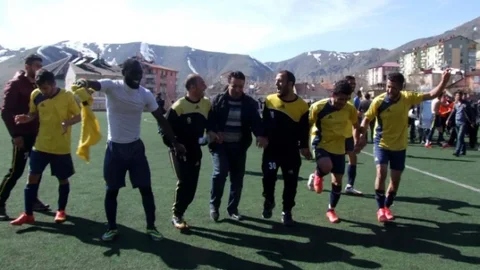 Ganalı Futbolcudan Renkli Kutlama