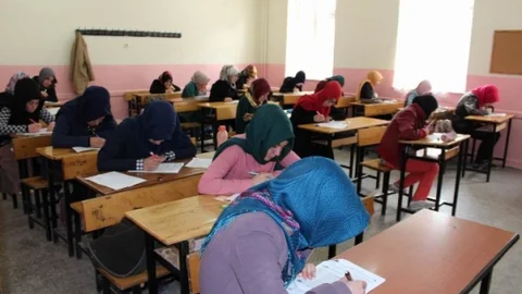 Sivas'ta Bilgi Yarışması Düzenlendi
