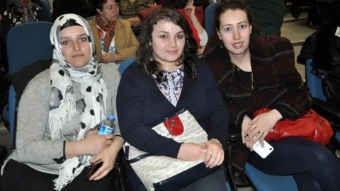 Çanakkale'de Kadın Oyunları Sahnelendi