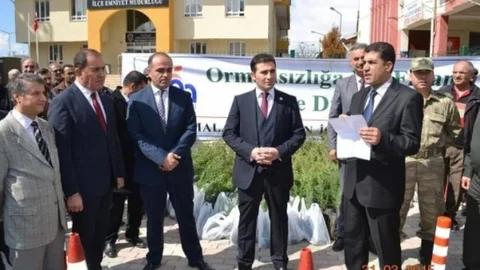 Doğanşehir'de Fidan Dağıtımı Yapıldı