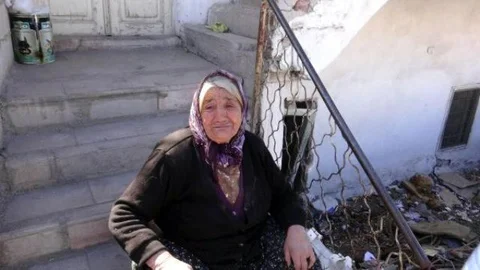 Aksaray'da Yaşlı Kadının Parası Çalındı