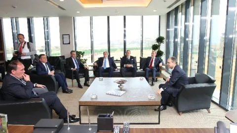 Futbol Ailesi İstanbul'da Bir Araya Geldi