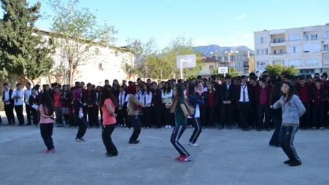 Bozyazı Lisesi Halk Oyunları Başarısı