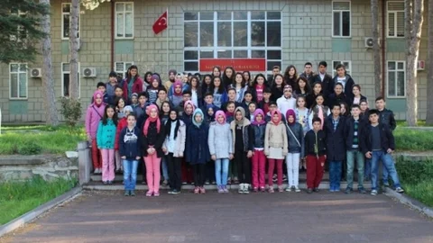 Sarıcakaya'dan Kütüphane Ziyareti