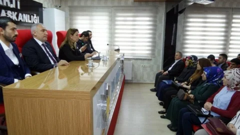 Öznur Çalık'tan Seçim Açıklaması