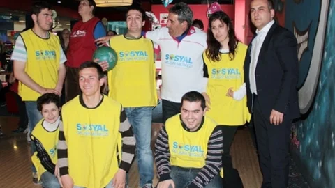 Sakarya'da Engelli Bireylerden Bowling Turnuvası