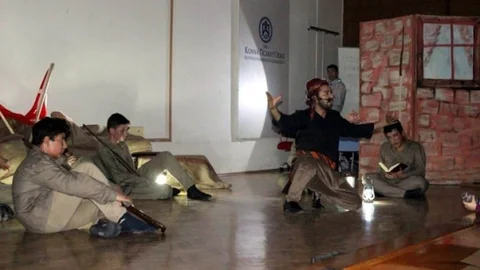 Erdemli'de Tiyatro Gösterimi