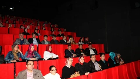 AK Parti Afyonkarahisar Gençliği Sinemada Buluştu