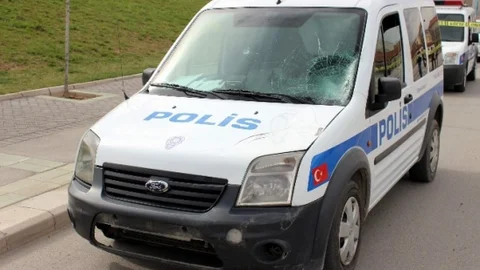 Eskişehir'de Polis Aracı Çarptı